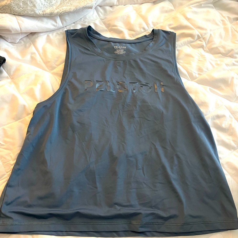 Women’s peloton workout shirt worn twice